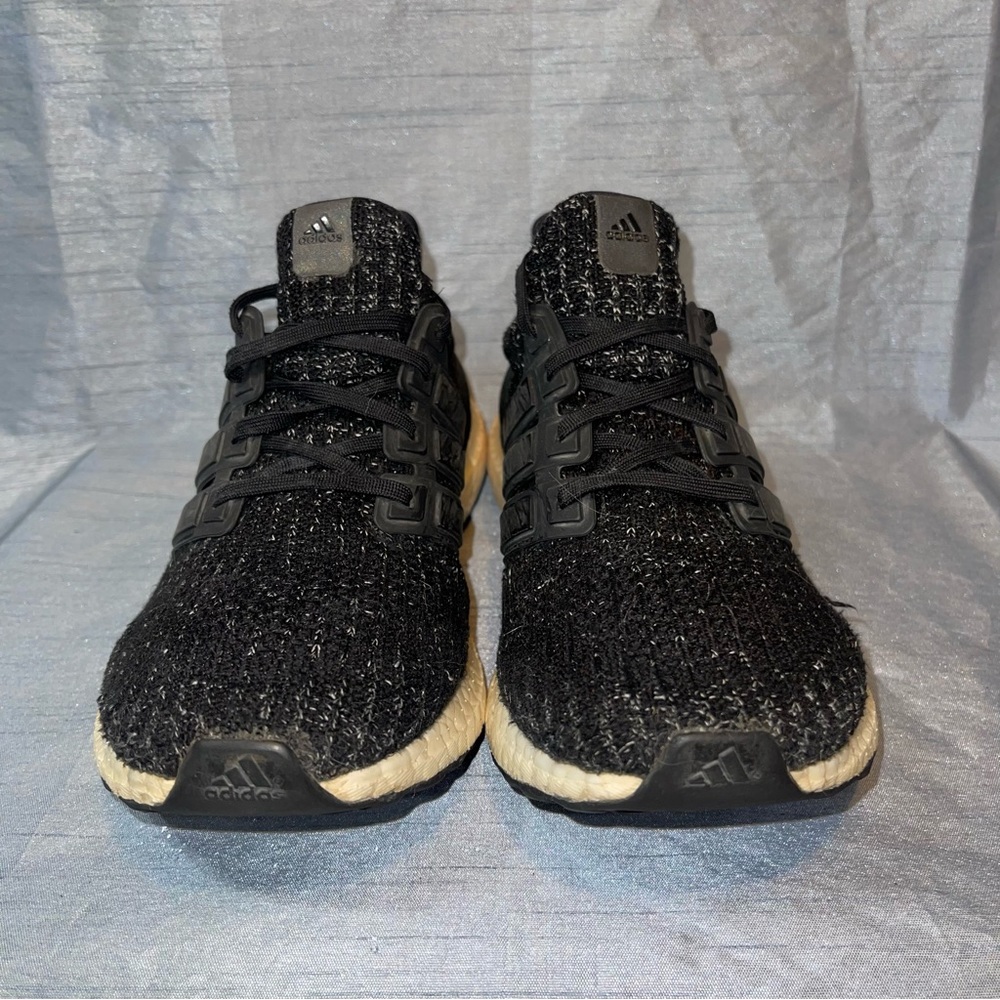 Women's Adidas UltraBoost 4.0 Core Black Cloud White Size 9.5 F36125 - Picture 2 of 8